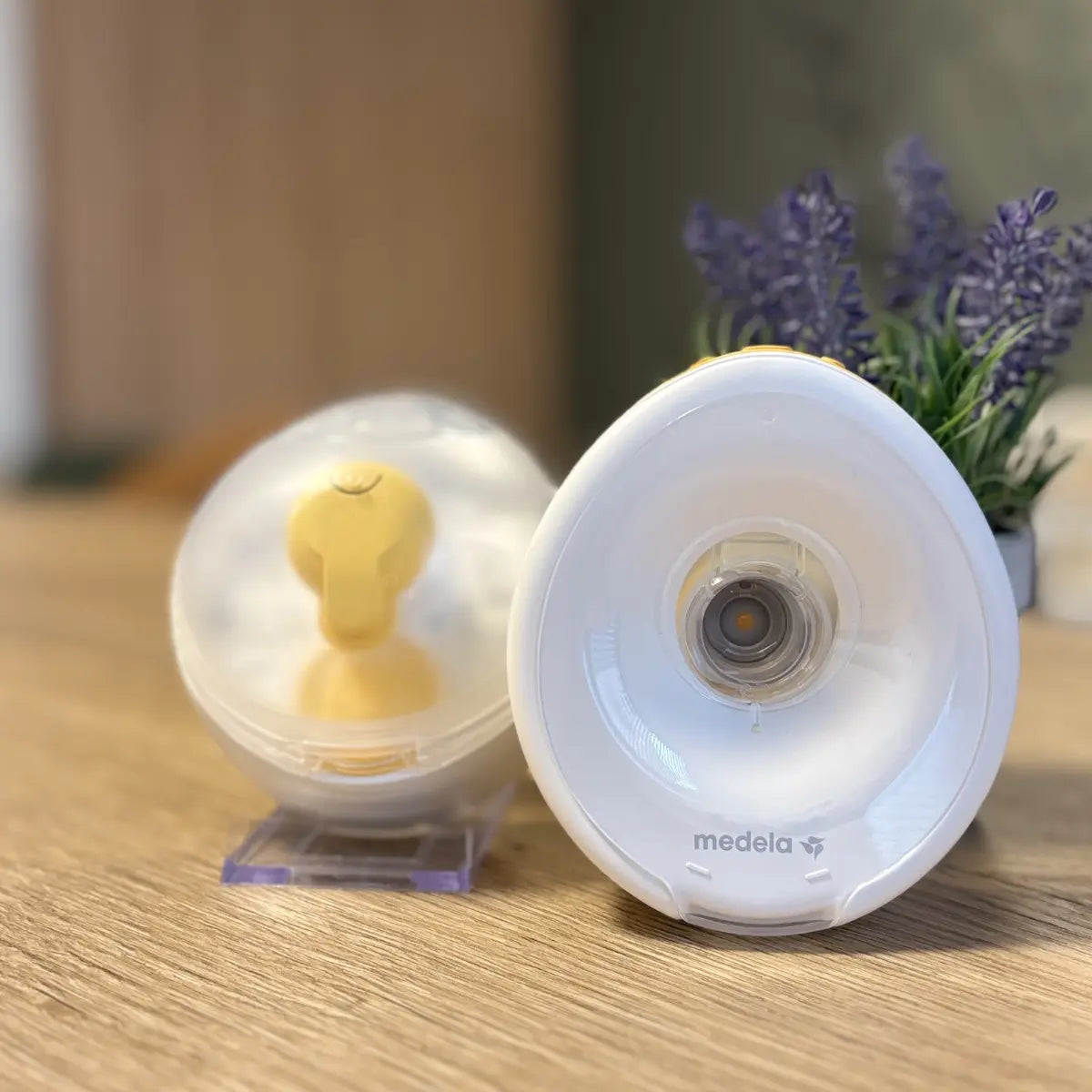 Medela Motion Inbra borstkolf bij Lotjez in Balen op een plank