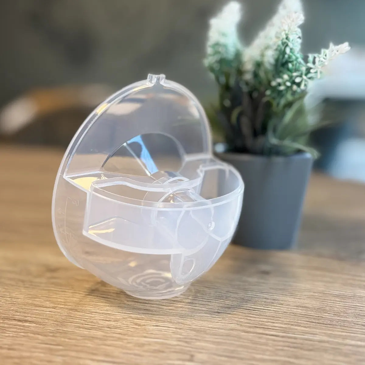 Transparante 180ml opvangcup voor de Wowmom Pro handsfree borstkolf